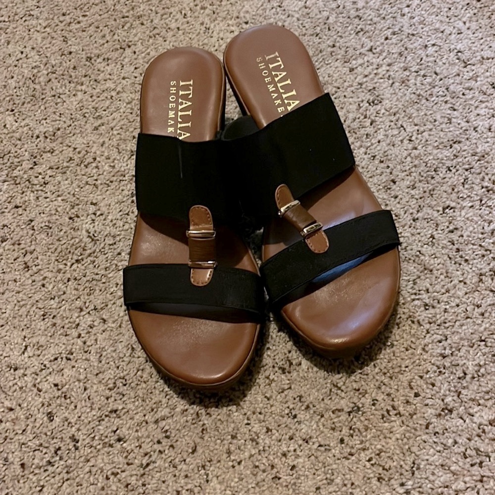 NWOT Italian Shoemaker gorgeous wedges